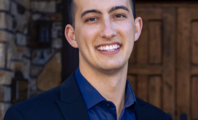 2023 Headshot